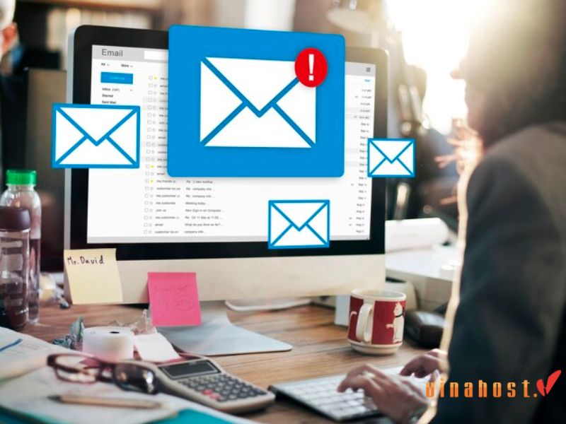 email relay la gi