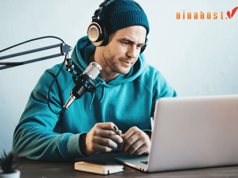 Podcast hosting la gi
