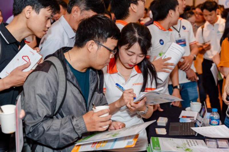 xây dựng danh sách email qua chương trình sự kiện