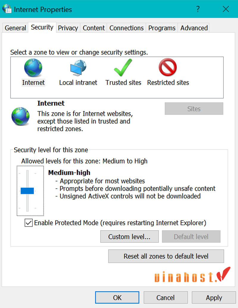 Vào Control Panel > Internet Options > Security, rồi dùng thanh trượt để điều chỉnh mức bảo mật Windows.