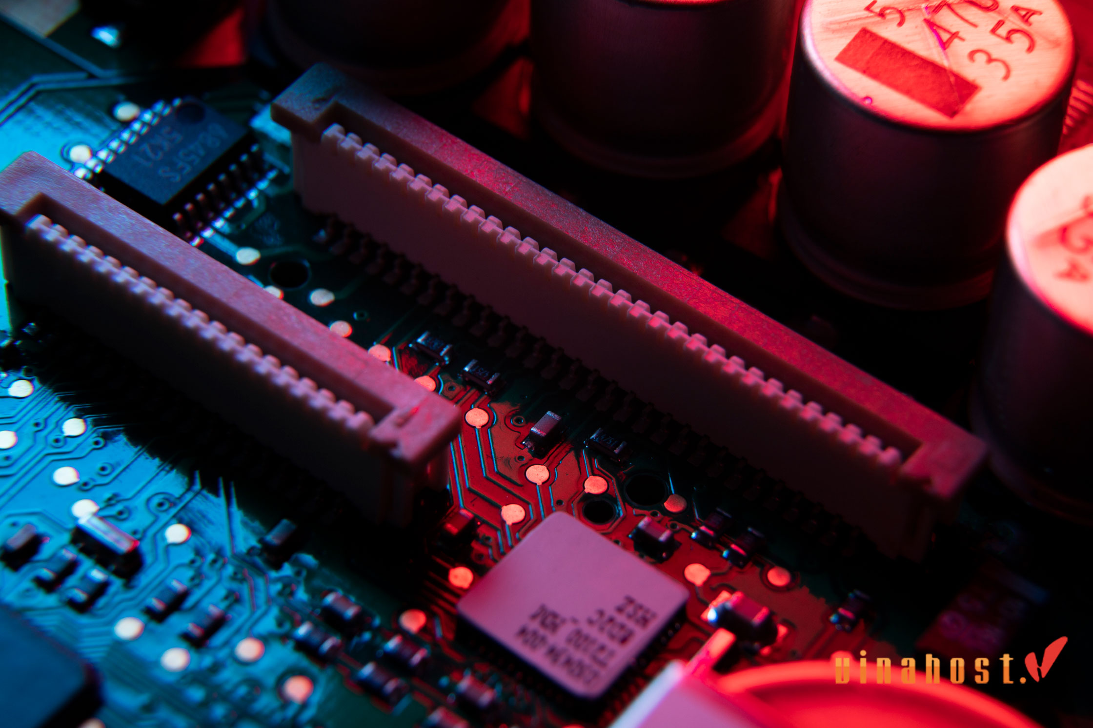 what is server ram