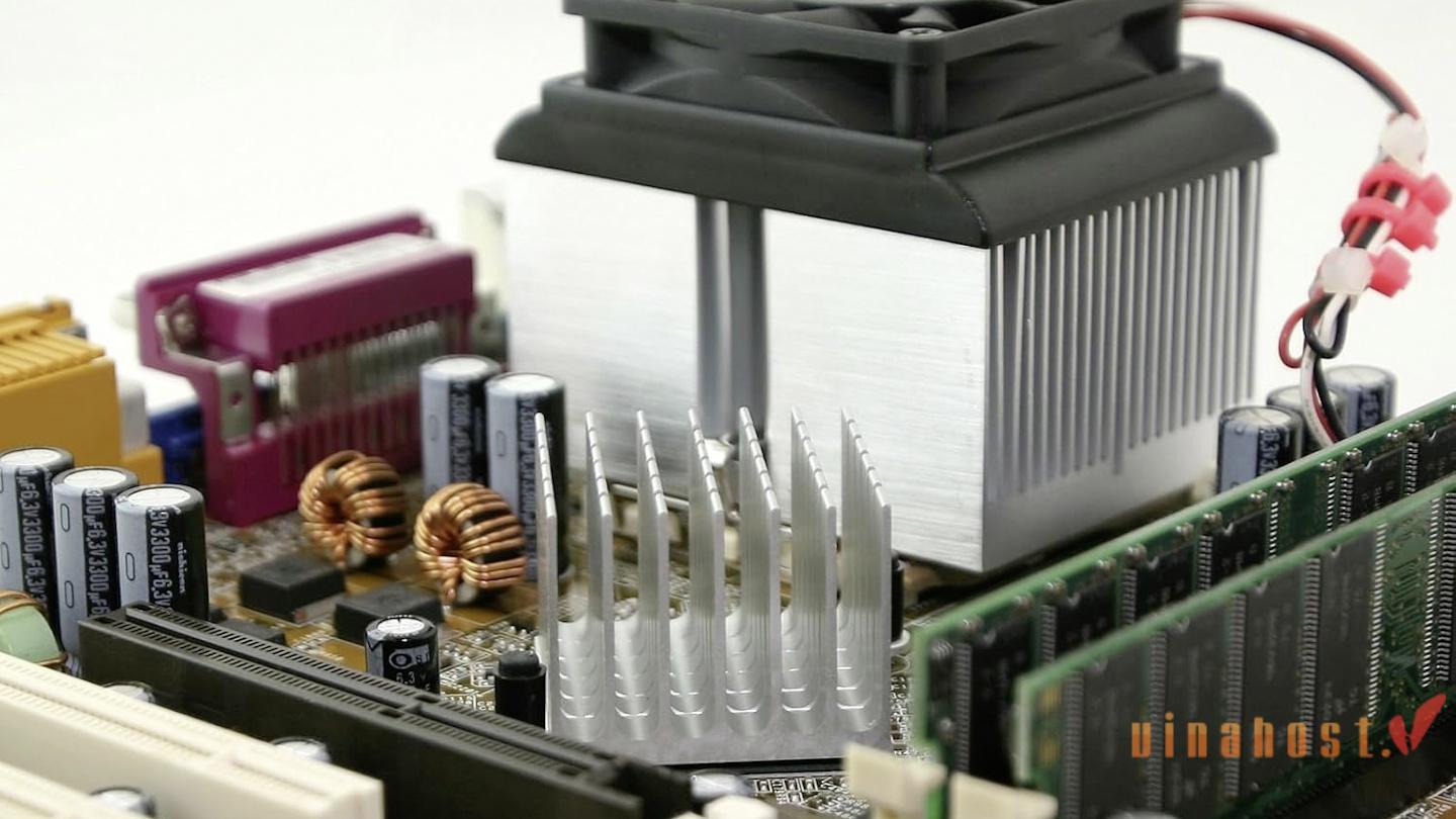 heatsink sử dụng nguyên liệu chính là nhôm và đồng